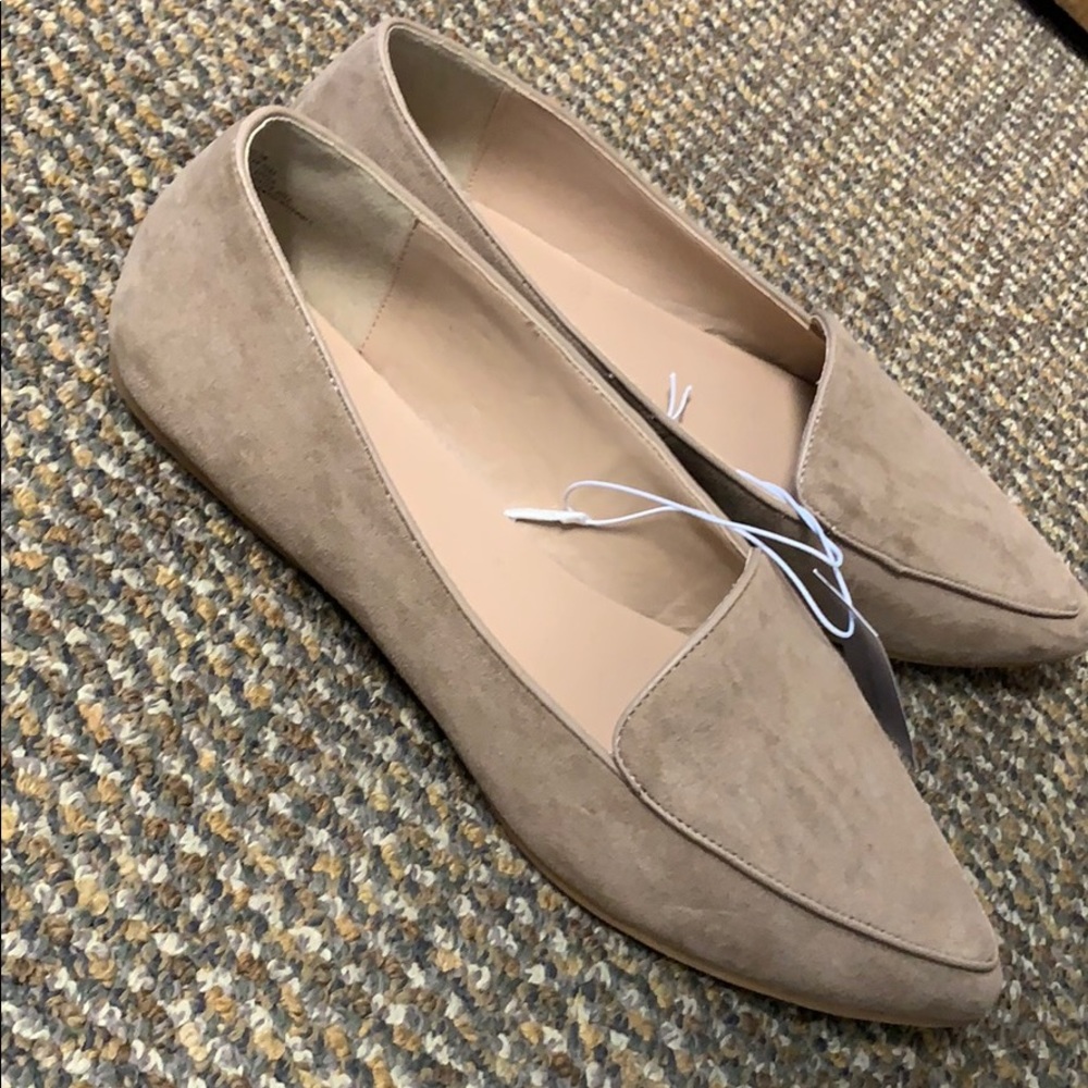Tan Flats - Picture 4 of 5